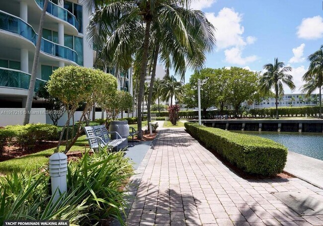 Building Photo - 7900 Harbor Island Dr