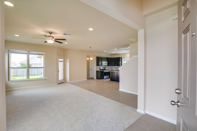Building Photo - 905 Falkland Trace
