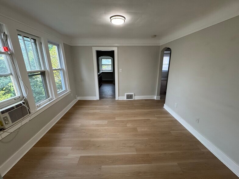 Dining - 260 Spencer St