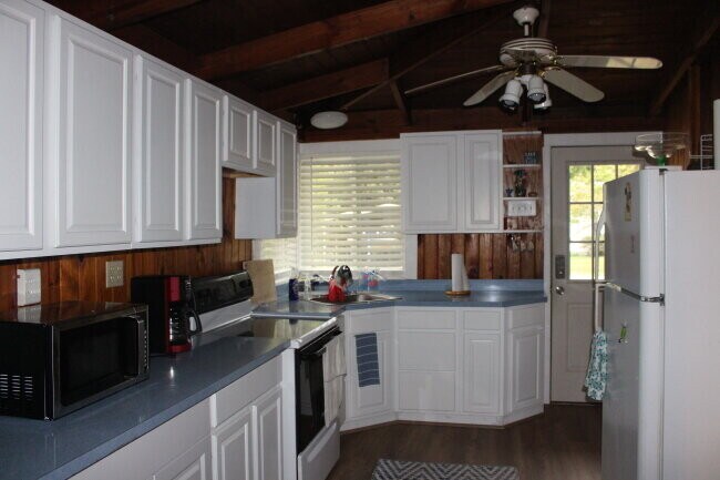 Building Photo - 1725 Cuscowilla Ln