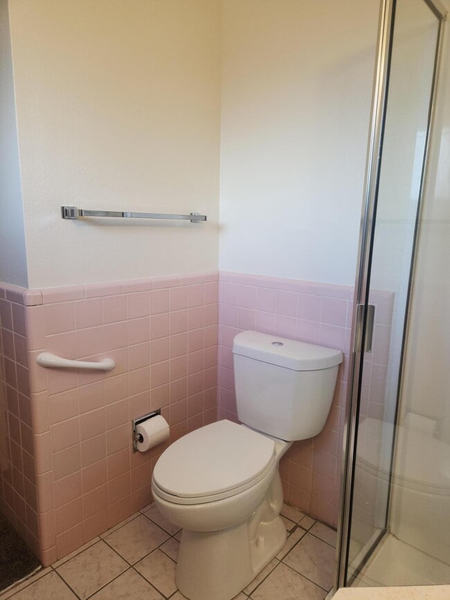 Building Photo - 8509 Bellehaven Pl NE