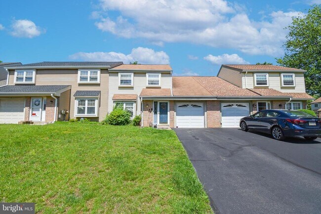 Building Photo - 4 Beaver Hill Rd