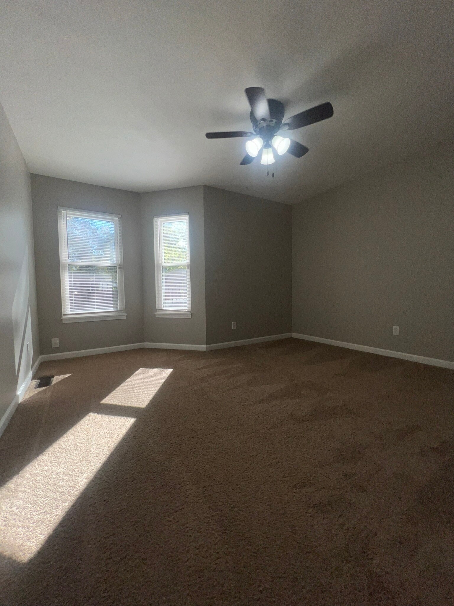 Building Photo - 511 Bernard Ave