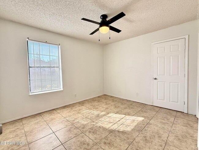 Building Photo - 13373 Greendale