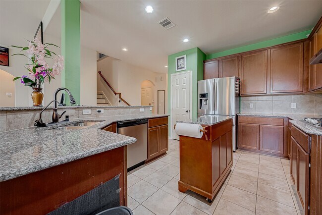 Building Photo - 5626 Jay Thrush Dr
