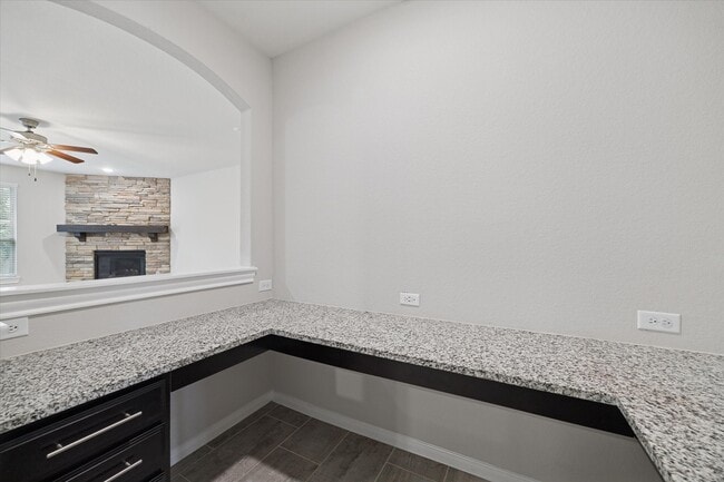 Building Photo - 24918 Meadowthorn Crest Ln