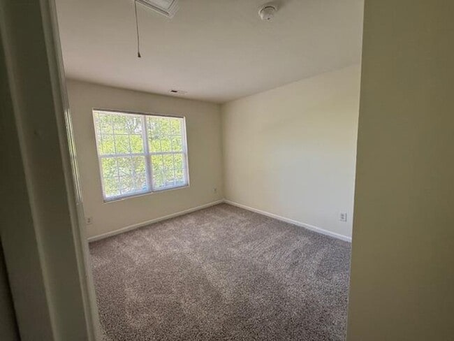 Building Photo - 146 Forthview Way