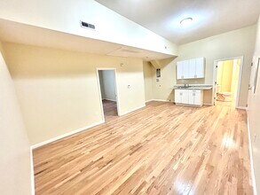 Building Photo - 135 W Main St