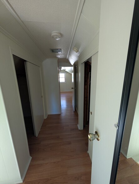 Building Photo - 14837 Keating Ave