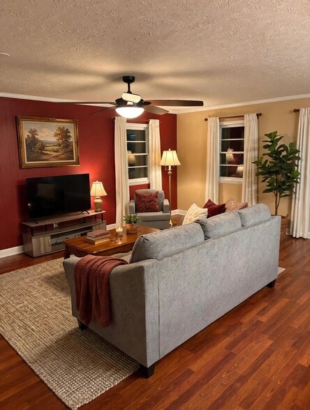 Building Photo - 303 Gator Lake Ct