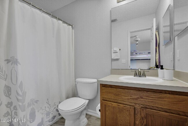 Building Photo - 2/2 St Johns living for Rent