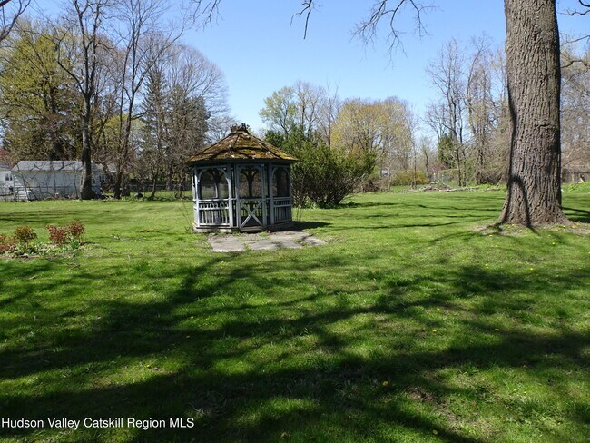 Building Photo - 549 NY-23B