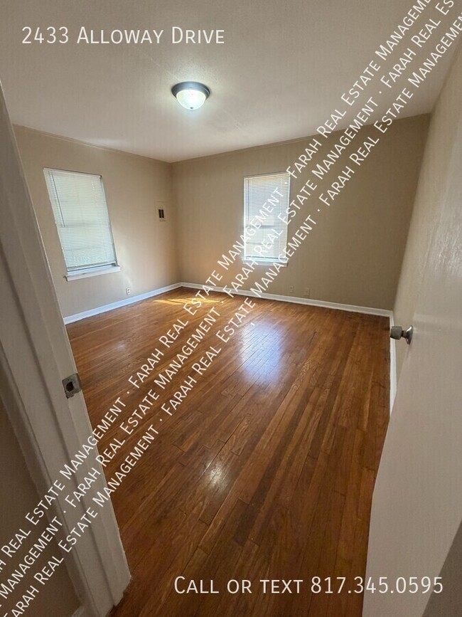 Building Photo - 2433 Alloway Dr