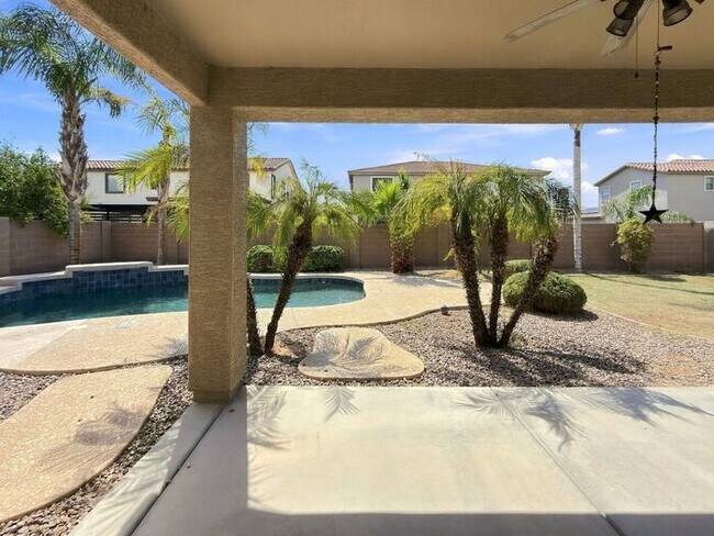 Building Photo - Gilbert 5-Bedroom Home with Pool, Loft & Primary Suite Downstairs – Minutes from Gilbert Regional...