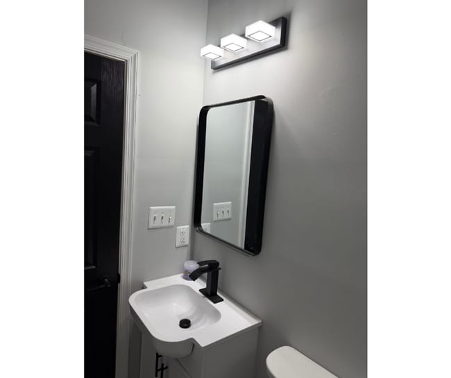 Building Photo - 716 E 23rd St