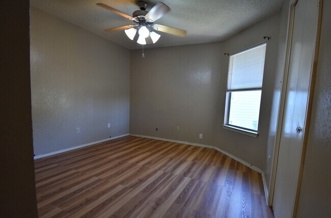 Building Photo - Four Plex