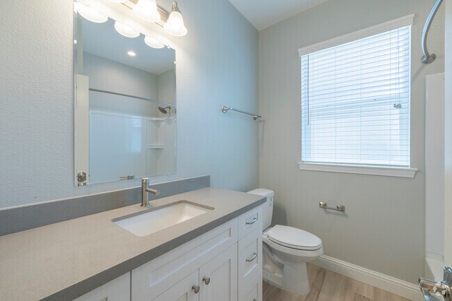 Studio - 415SF - Bathroom - 2016-2020 Dwight Way