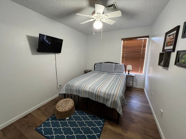 Building Photo - SUNSET MESA HOME WITH POOL ACCESS!