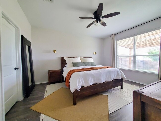 Building Photo - 14120 James Garfield St