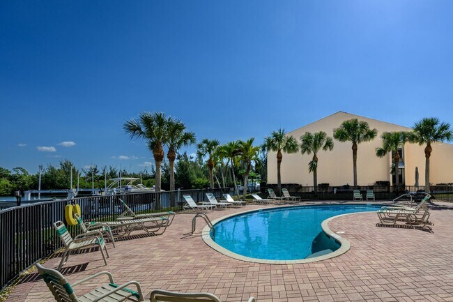 Building Photo - PRICE DROP!! Luxury Waterfront Living with Deeded Dock – Punta Gorda Isles