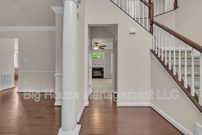Building Photo - 3713 Chancelsors Dr