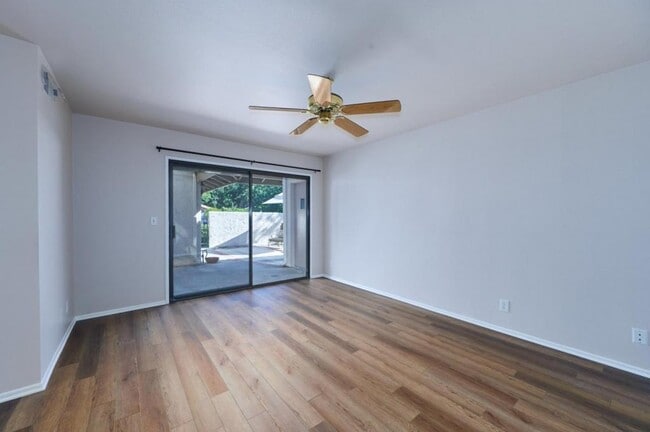 Building Photo - 667 Arroyo Oaks Dr