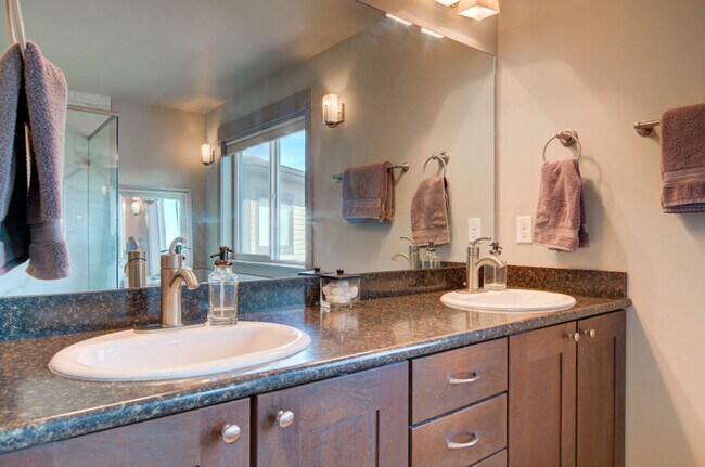 Building Photo - 2338 Gallatin Green Blvd