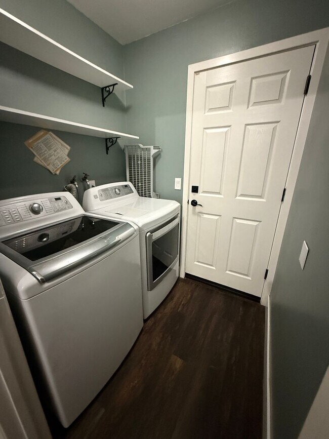 Building Photo - Updated Home in Dixon