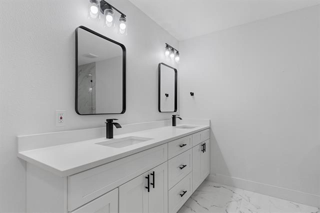 Building Photo - 219 Lakeview Dr