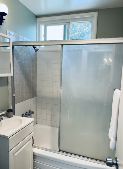 Building Photo - 6638 MacArthur Blvd