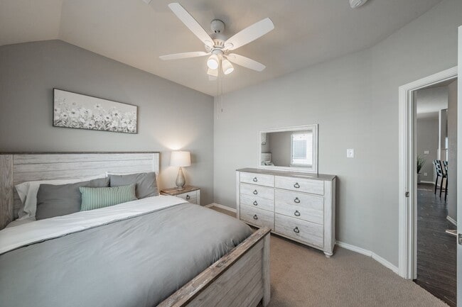 Building Photo - The Best in Texas: 3Bed/2Bath w/Spacious Ensuite