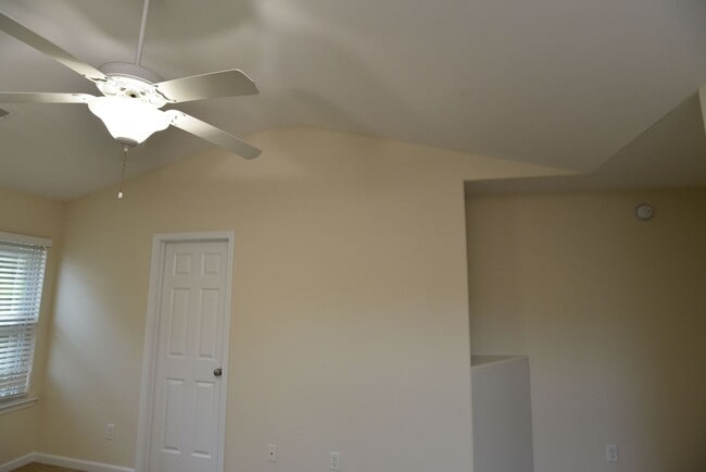 Building Photo - 32 Winter Lake Cir