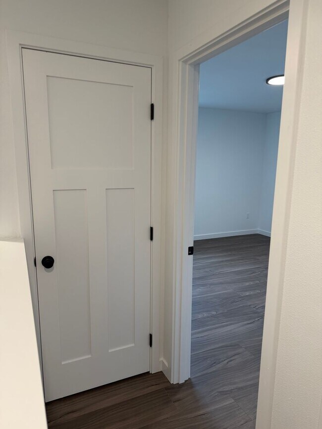 Building Photo - Brand new 3 bedroom 3 full bath townhouse in Thurston! MOVE IN SPECIAL!