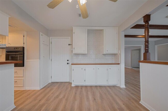 Building Photo - 605 Sorrento Dr