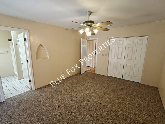 Building Photo - 9097 N Jessy Ln