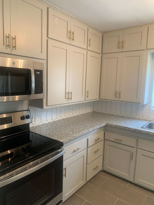 Primary Photo - Pre Leasing for fall 2026! 2/1 in Tech Terrace