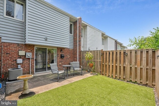 Building Photo - 13274 Poener Pl