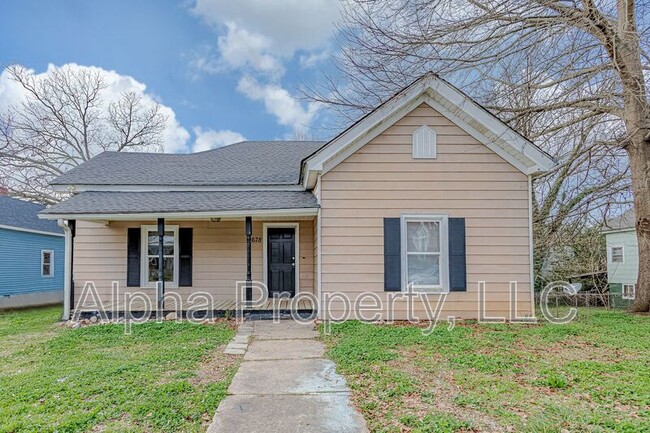 Primary Photo - 678 N Liberty St