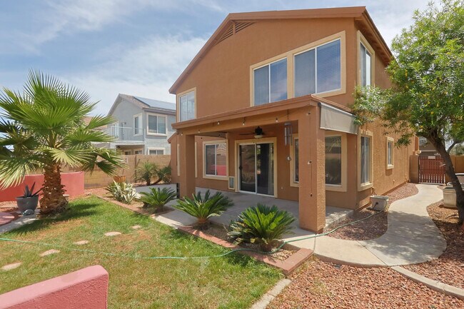 Building Photo - 14878 W Bloomfield Rd