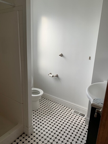 Building Photo - 5118 Dresden Way