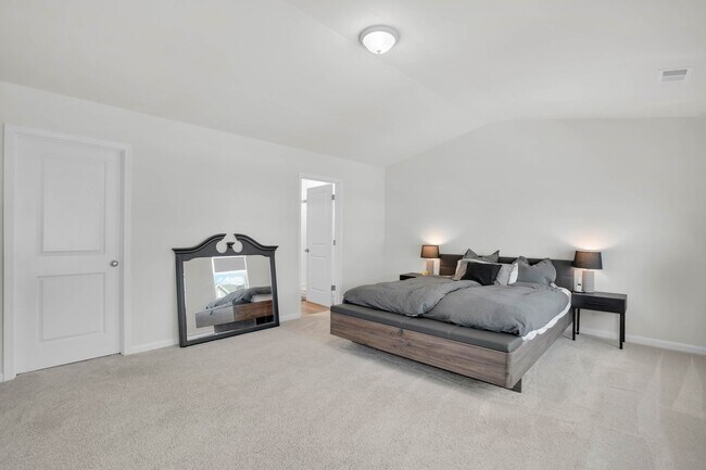 Building Photo - Bright & Welcoming 5-Bedroom Home in Richmond Hill, GA