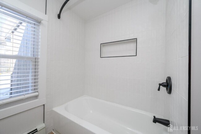 Building Photo - 8 Orchard St