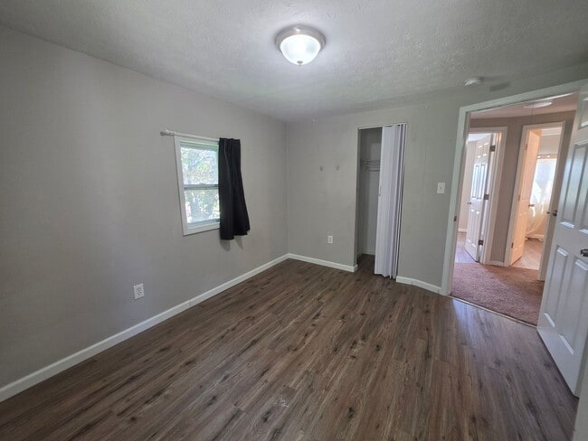 Building Photo - 454 Kling St