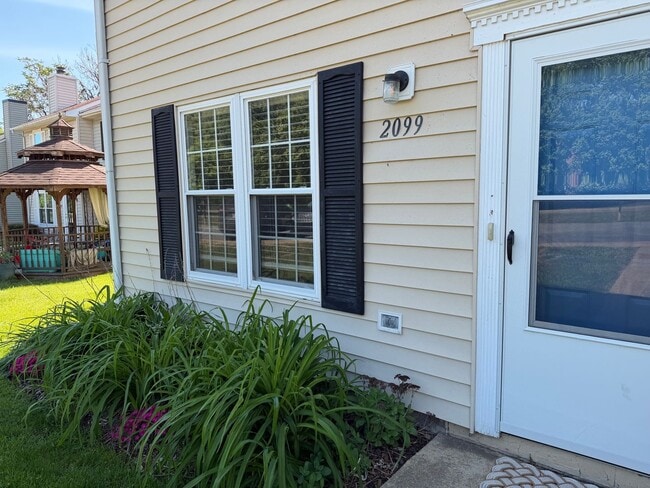 Building Photo - 2099 Commonwealth Dr