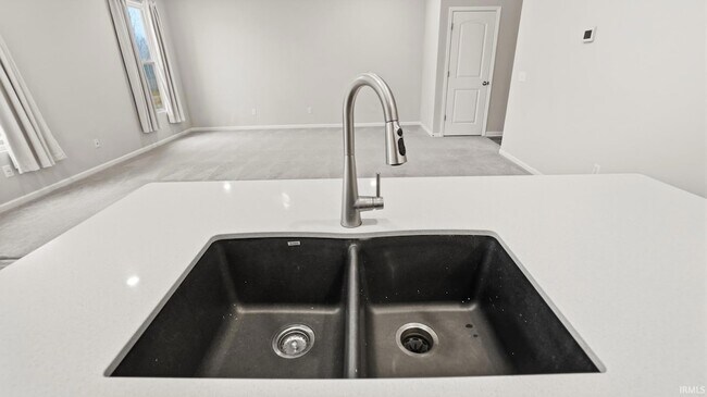 Building Photo - 3597 Canal Square Dr