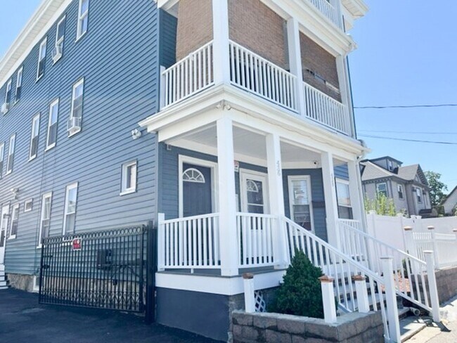 Building Photo - 436 Warren Ave