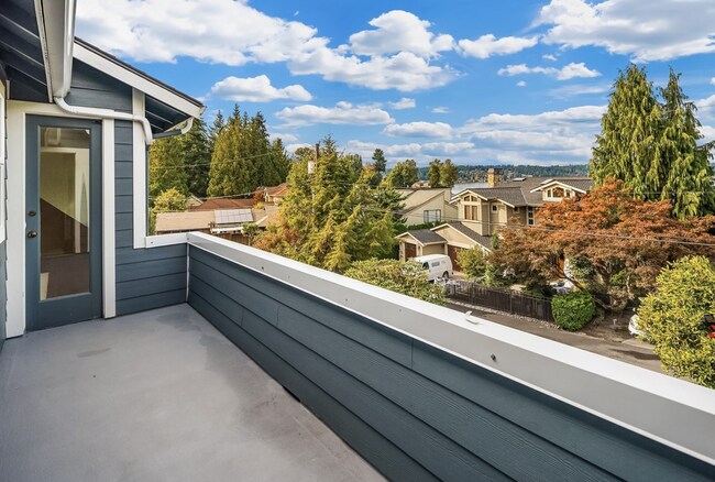 Building Photo - 18811 SE 42nd St