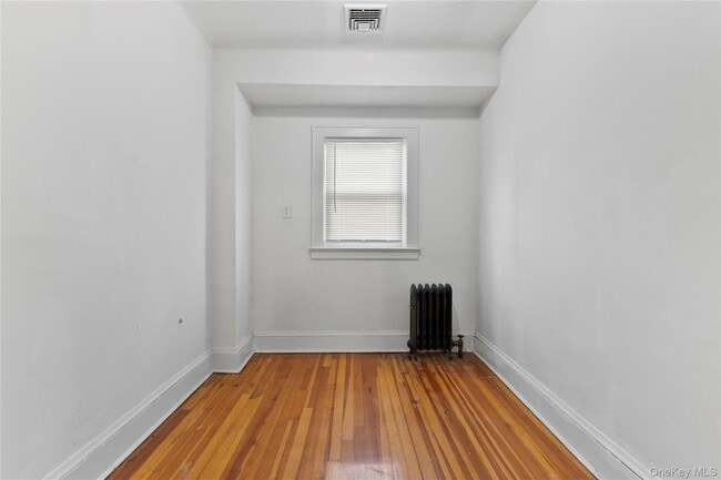 Building Photo - 264 Laurelton Blvd