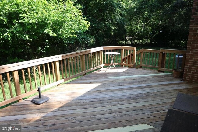 Building Photo - 10 Dew Wood Ct