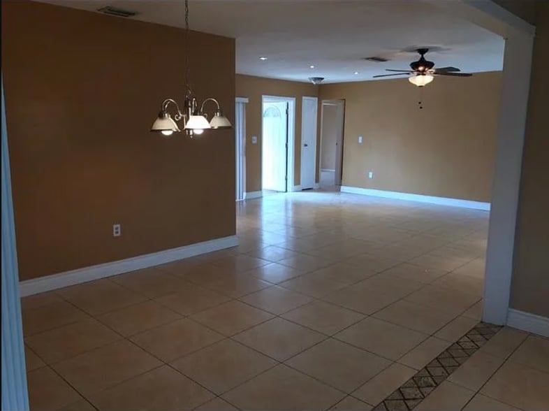 Building Photo - 2410 NW 87th Ln